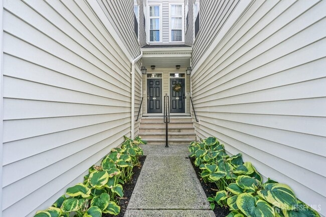 Building Photo - 107 Brittany Ct