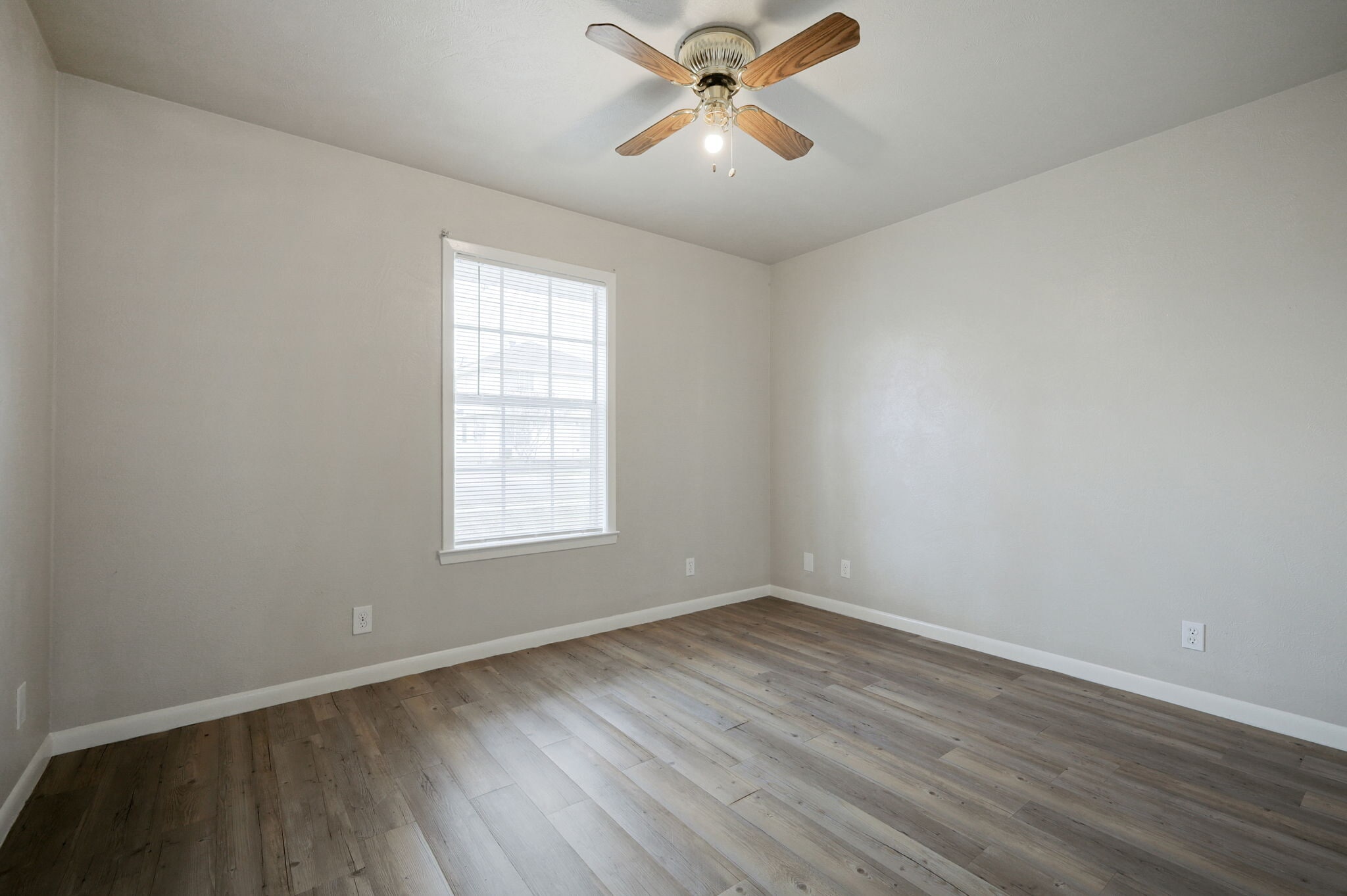 Building Photo - 608 Uland St