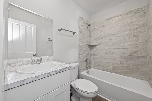 Building Photo - 154 Lakeview Dr