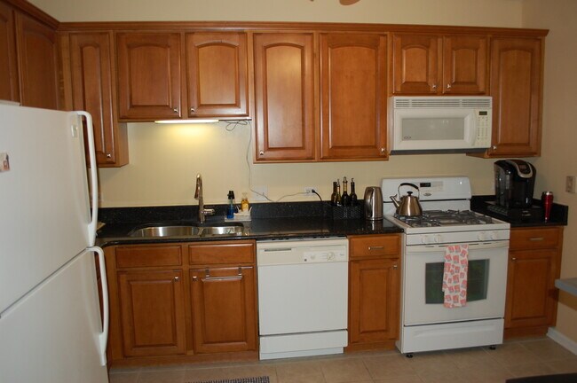 Building Photo - 440 W Mahogany Ct