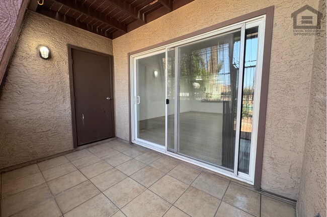 Building Photo - 2Bed/1.5Bath Condo at Cactus Rd/19th Ave! Ready for Immediate Move-In! – POOL VIEW!