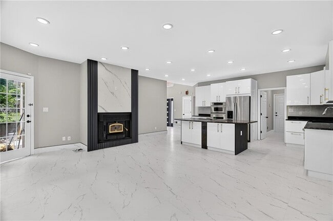 Building Photo - 475 Trammell Dr