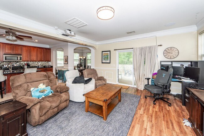 Building Photo - 3 Bedroom 2.5 Bath Single Family Home in S...