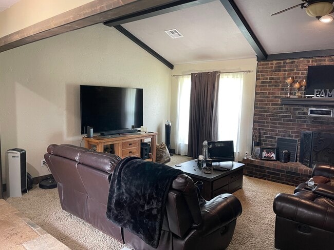 Building Photo - 19201 Aerial Rd