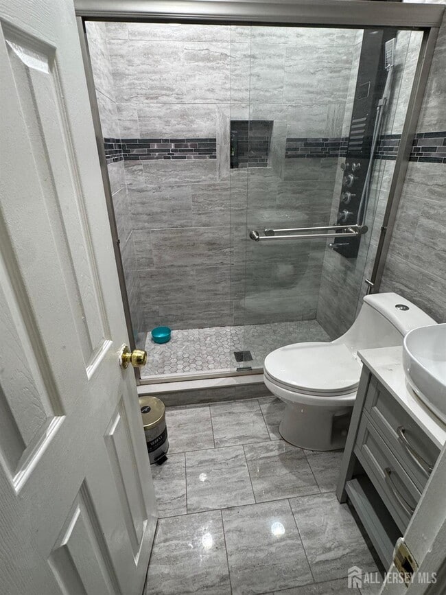 Building Photo - 302 W Prospect Ave