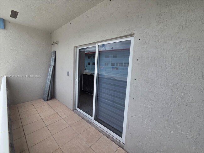 Building Photo - 8360 NW 103rd St