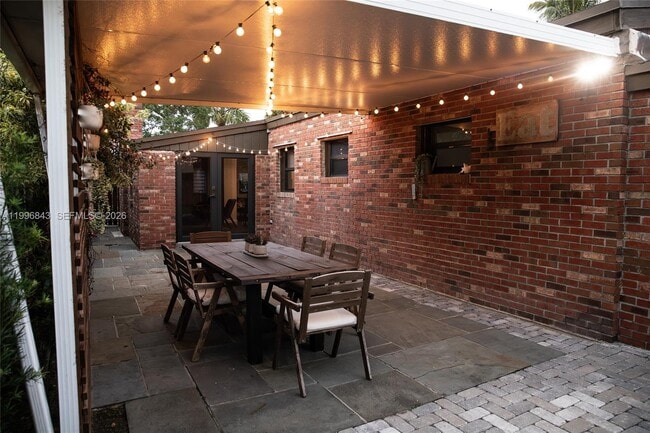 Building Photo - 2040 NE 173rd St