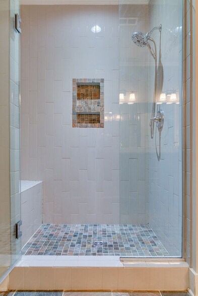 Building Photo - 1407 Pillow St