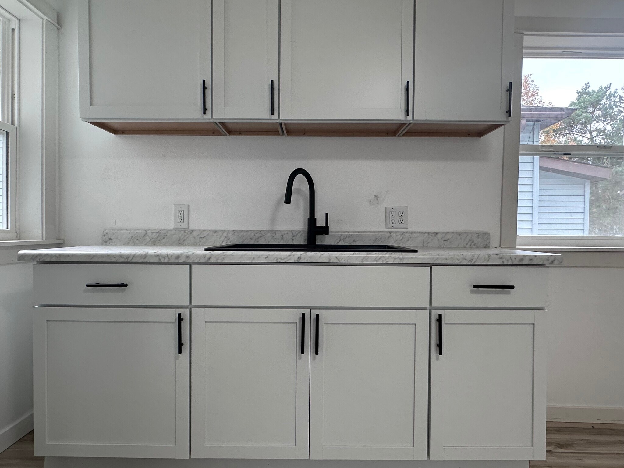 Building Photo - 1016 4th Ave