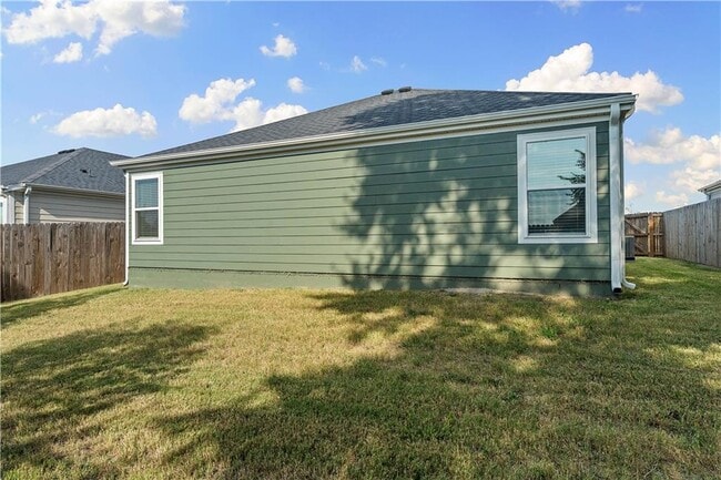 Building Photo - 5943 W Holdcroft Dr