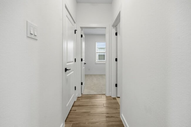 Building Photo - 8427 Bay Rdg Cir