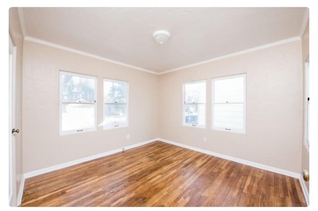 Building Photo - 307 W Olive Ave