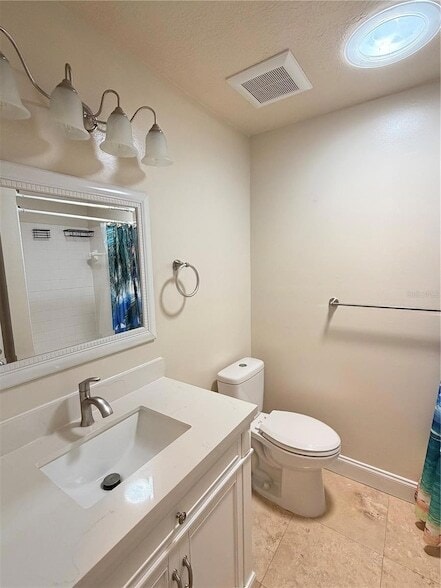 Building Photo - 679 Lake Dexter Cir
