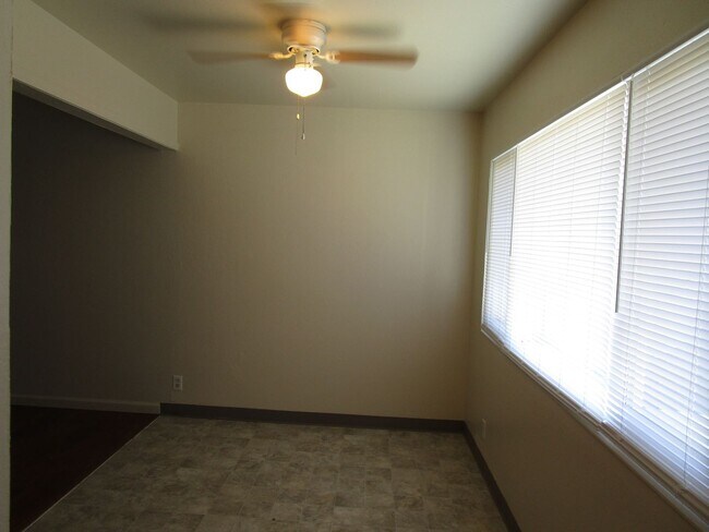 Building Photo - 124 San Carlos Ct