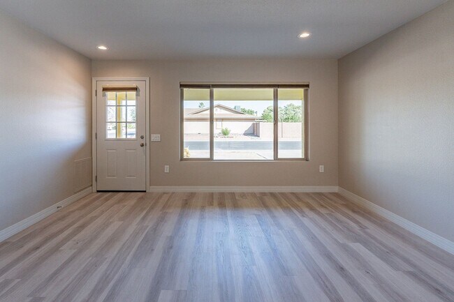 Building Photo - Modern Updated Home in Gated Community of ...