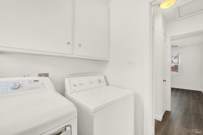 Building Photo - Salling - 1421 Clay Street