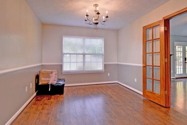 Building Photo - Spacious Rancher in Quiet Cul-de-sac