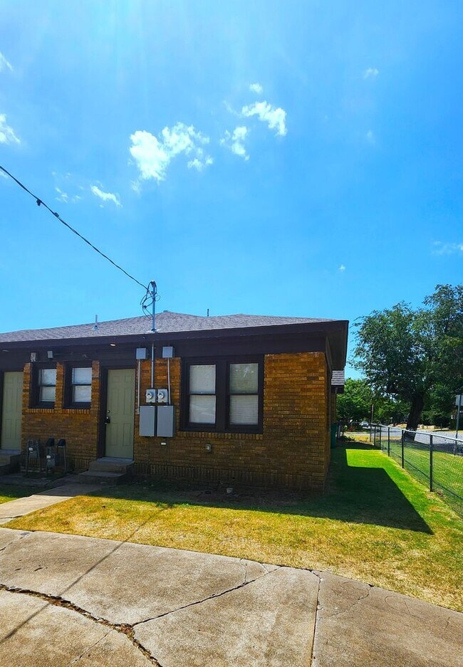 Building Photo - 525 NW 26th St