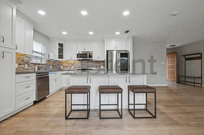 Building Photo - 2307 N Cirby Way