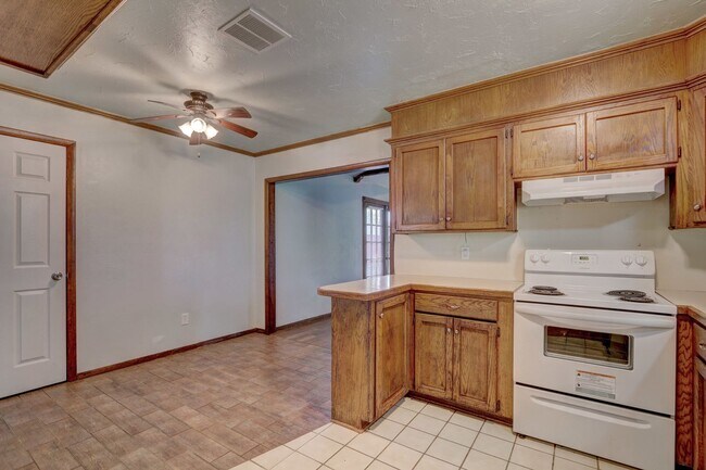 Building Photo - 3 Bed 2 Bath in Del City- Judy Dr is back!