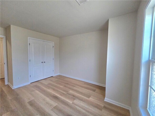 Building Photo - 3044 Cedar Glade Ln NE