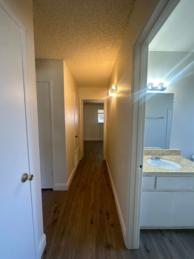 Building Photo - 1701 Ortega Dr