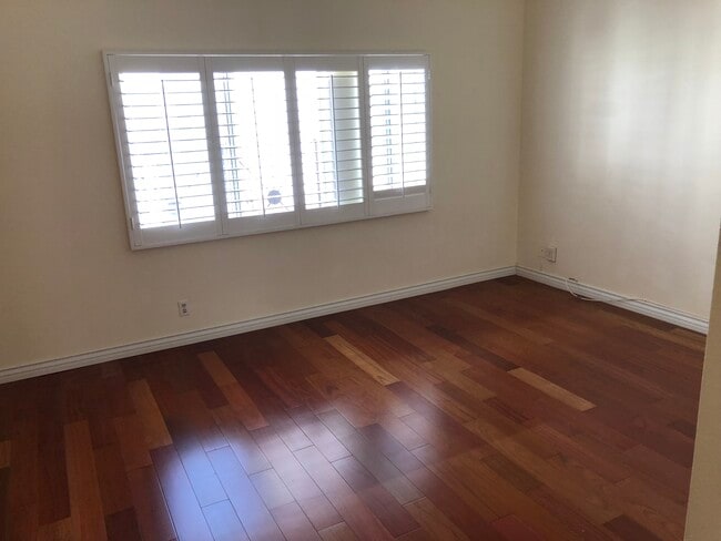 Master bedroom 2 - Shutters - 2405 34th St