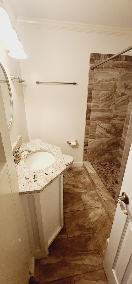 Building Photo - 209 Knoll Crest Dr