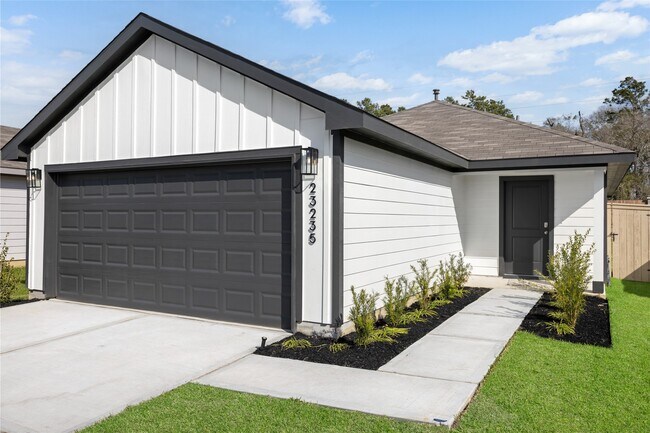 Building Photo - 23235 Teakwood Hills Dr