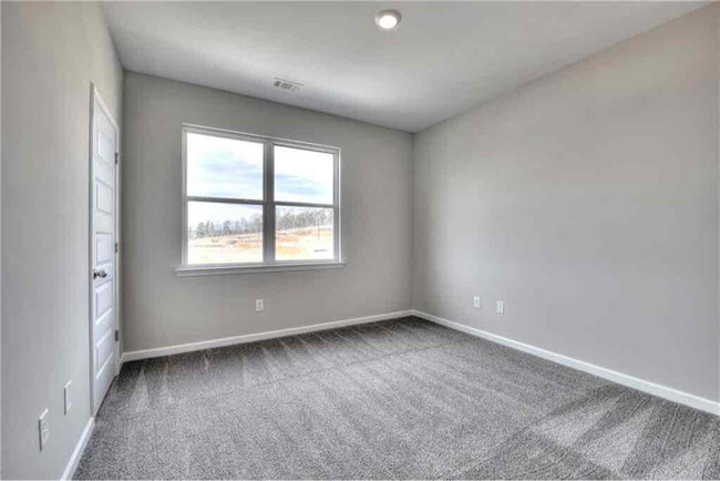 Building Photo - 265 Eva Wy