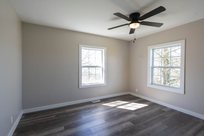 Building Photo - 306 Martin St