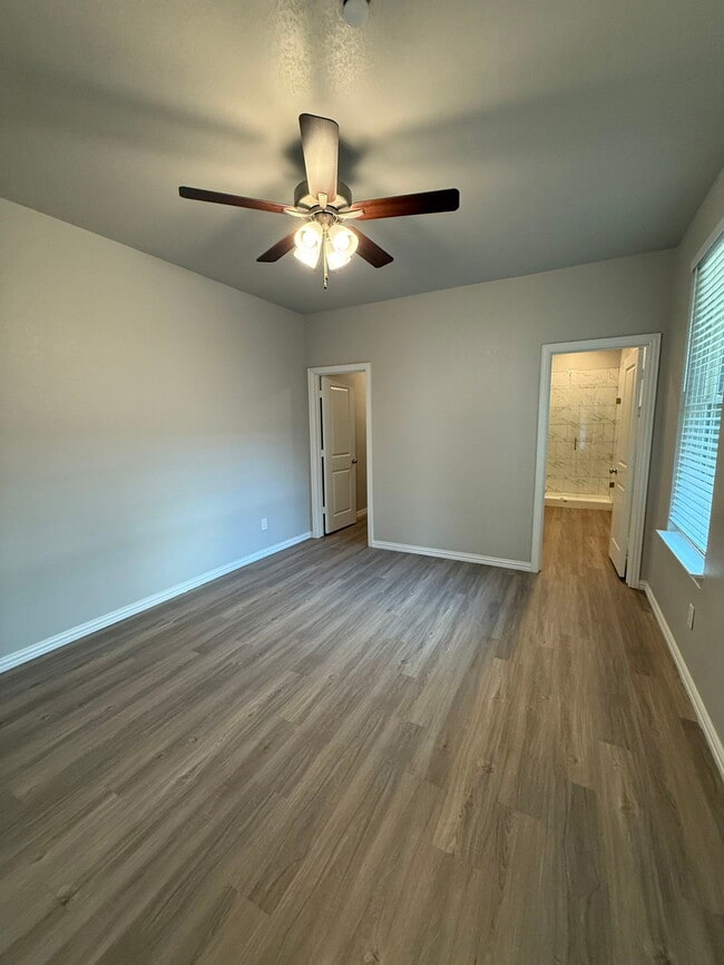 Building Photo - Willow Crossing East, Willow Park, TX 76008 - 3 BR 3 BA townhouse