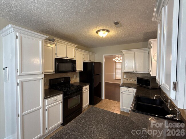 Building Photo - 7809 Glencannon Dr