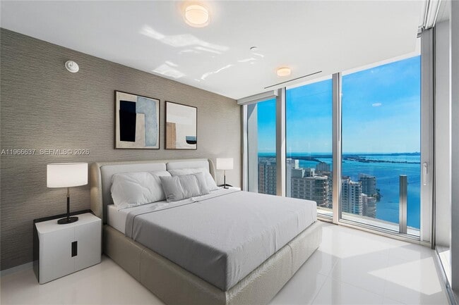 Building Photo - 300 Biscayne Blvd Way