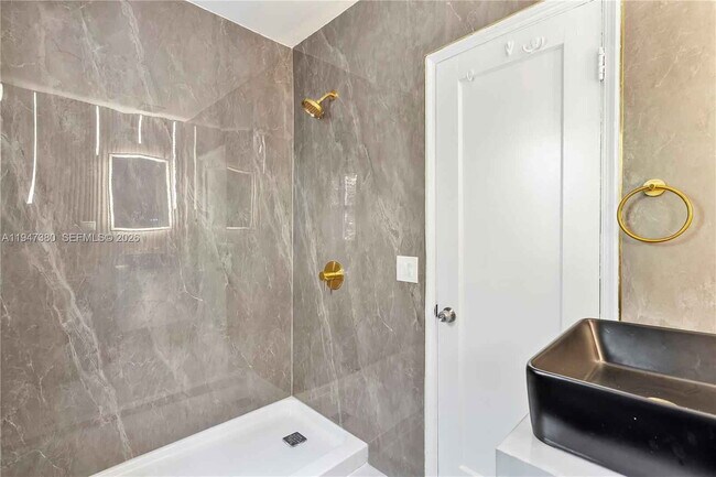 Building Photo - Southwest 26th Street, Miami, FL 33133 - 3 BR 2 BA single-family home