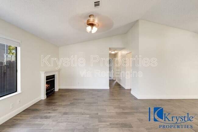 Building Photo - 1366 Matthew Dr