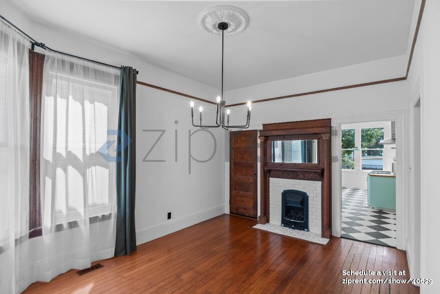 Building Photo - 3125 Linden St