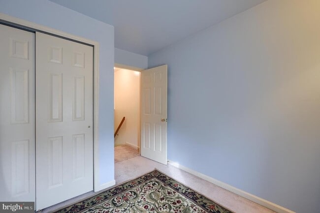 Building Photo - 6 Tiffany Ln