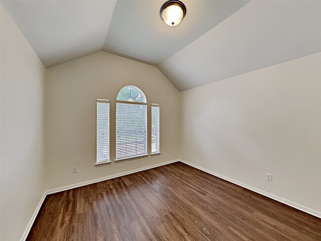 Building Photo - 23126 N Waterlake Dr