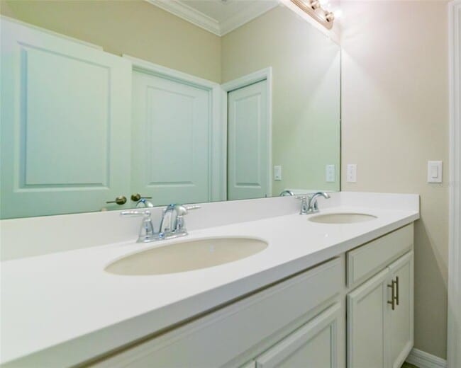 Building Photo - 34087 Astoria Cir