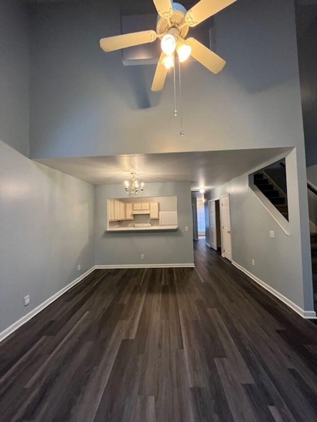 Building Photo - Comfortable and Convenient 3 Bedroom Townhome in Wilmington, NC