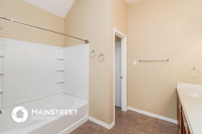 Building Photo - 129 Currie Ct