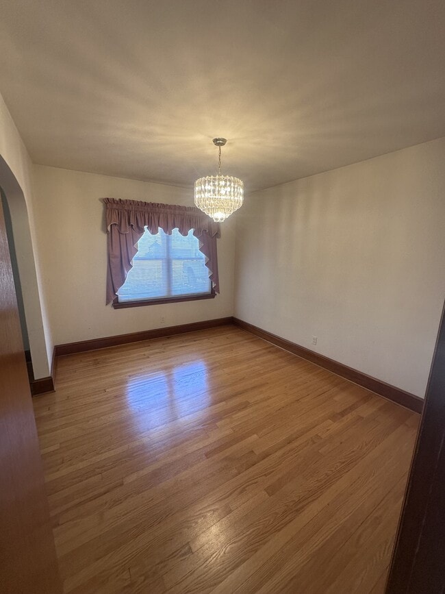 Building Photo - 1123 Franklin Turnpike