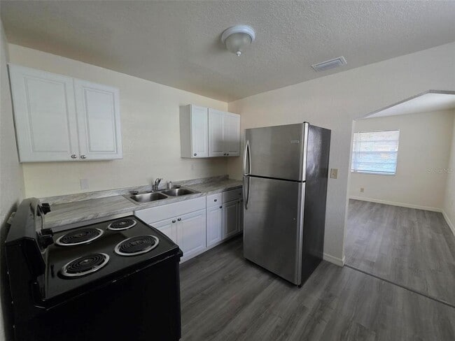 Building Photo - 4136 14th Ave S