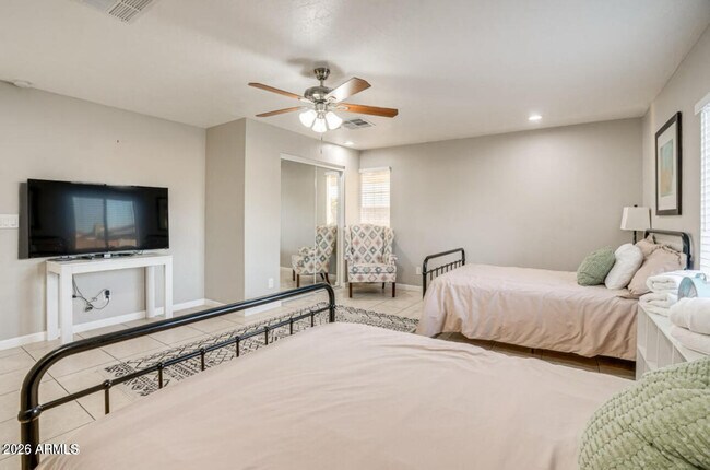 Building Photo - 9819 N 67th Dr