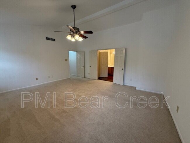 Building Photo - 7818 Sunny Ridge Dr
