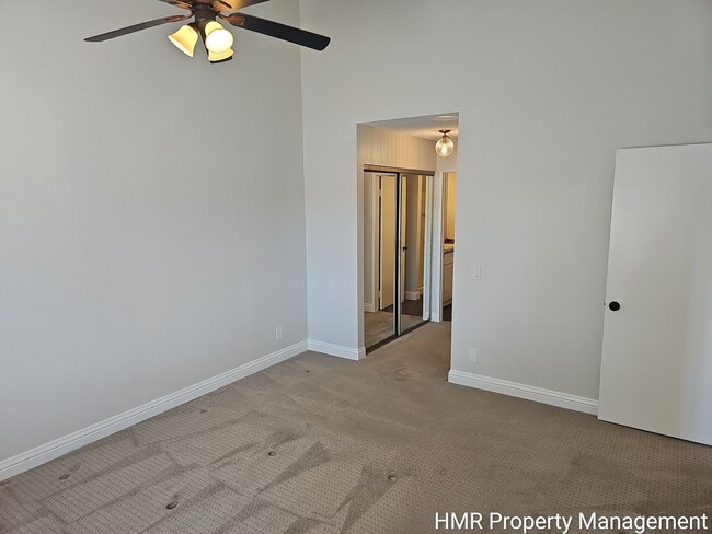 Building Photo - Spacious Two-Story Condo