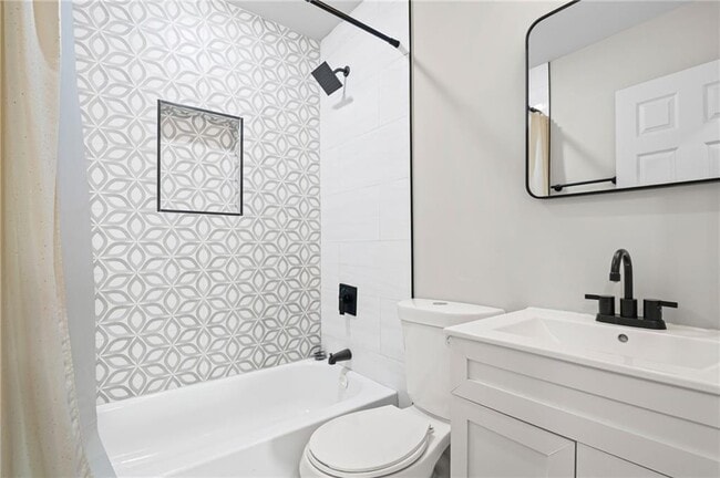 Building Photo - 1467 Ryan St SW