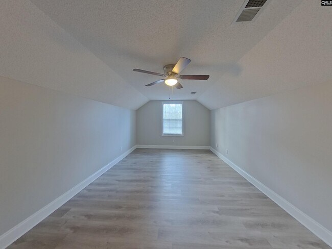 Building Photo - 8737 Windsor Lake Blvd