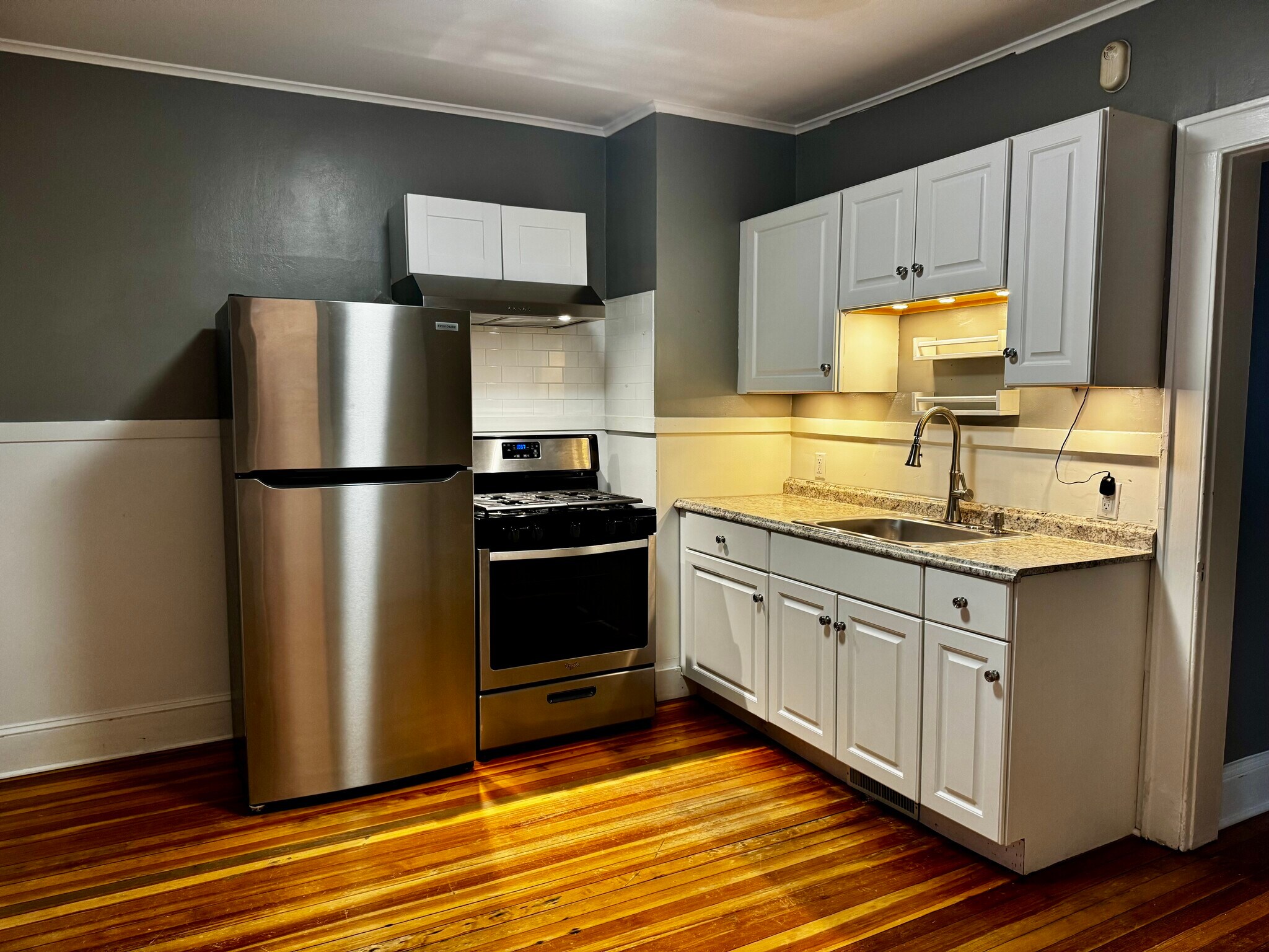 Building Photo - 78 Cherry St